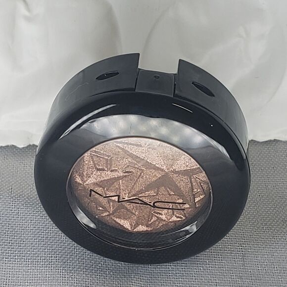 NEW-NO-BOX 
MAC Extra Dimension STARRY STARRY NIGHT Eye Shadow Full Size - Picture 1 of 4